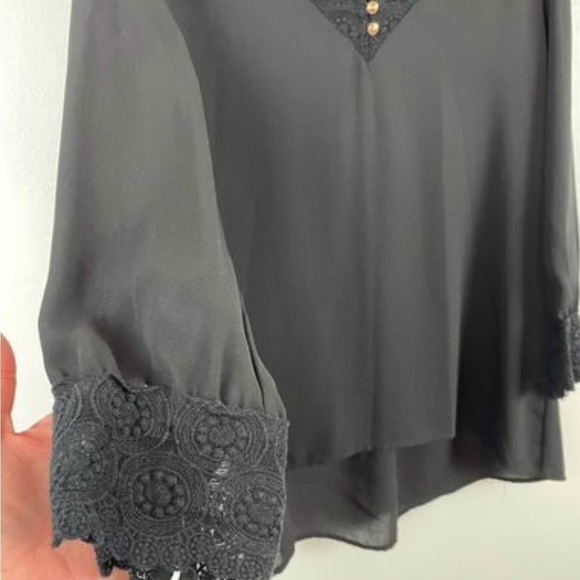 Forever21 blouse size small - Picture 3 of 4